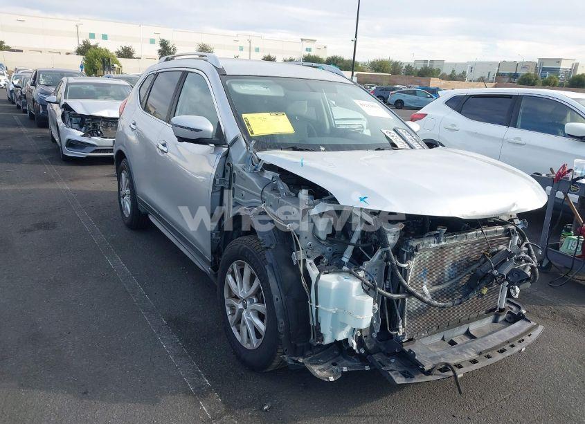 2017 Nissan Rogue SV (VIN JN8AT2MT4HW405917) main photo