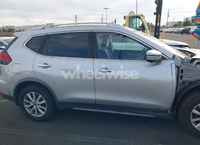Photo 14 of 2017 Nissan Rogue SV (VIN JN8AT2MT4HW405917)
