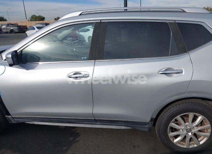 Photo 15 of 2017 Nissan Rogue SV (VIN JN8AT2MT4HW405917)