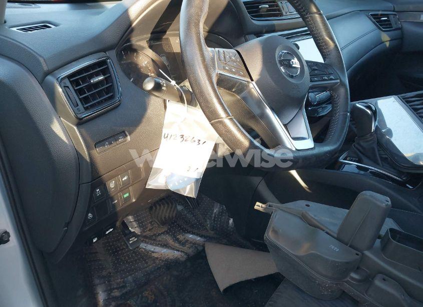 Photo 18 of 2017 Nissan Rogue SV (VIN JN8AT2MT4HW405917)