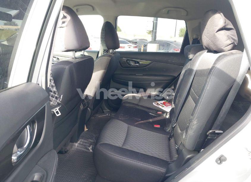 Photo 8 of 2017 Nissan Rogue SV (VIN JN8AT2MT4HW405917)