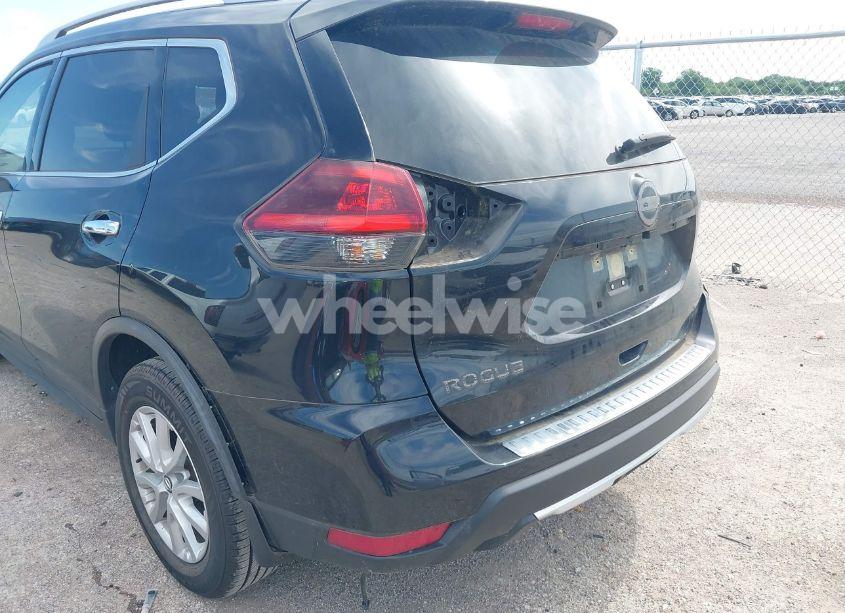 Photo 17 of 2018 Nissan Rogue SV (VIN JN8AT2MT4JW469249)