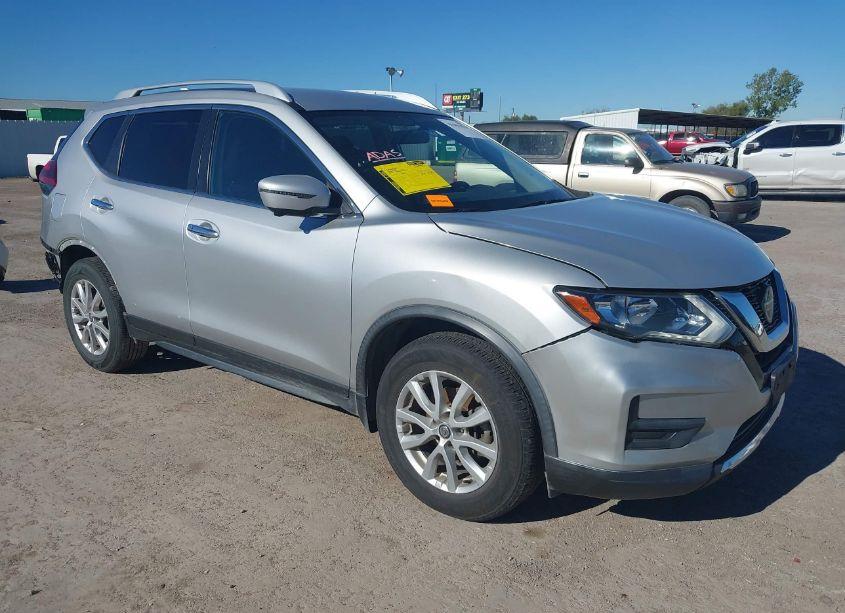 2018 Nissan Rogue SV (VIN JN8AT2MT4JW469753) main photo