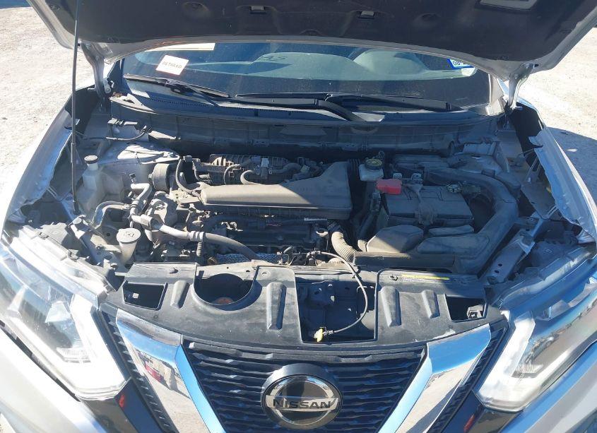 Photo 10 of 2018 Nissan Rogue SV (VIN JN8AT2MT4JW469753)