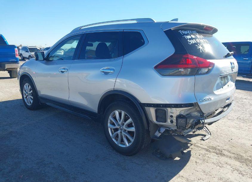 Photo 3 of 2018 Nissan Rogue SV (VIN JN8AT2MT4JW469753)