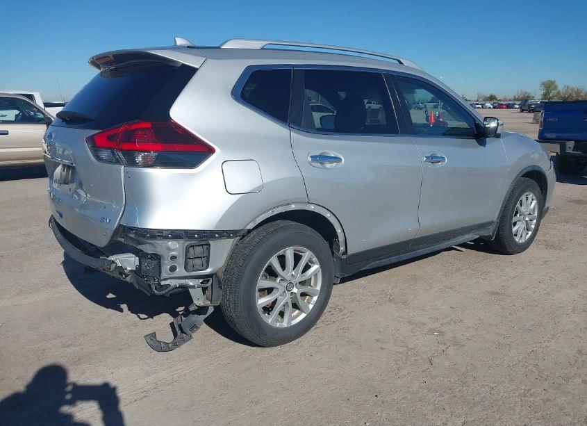 Photo 4 of 2018 Nissan Rogue SV (VIN JN8AT2MT4JW469753)