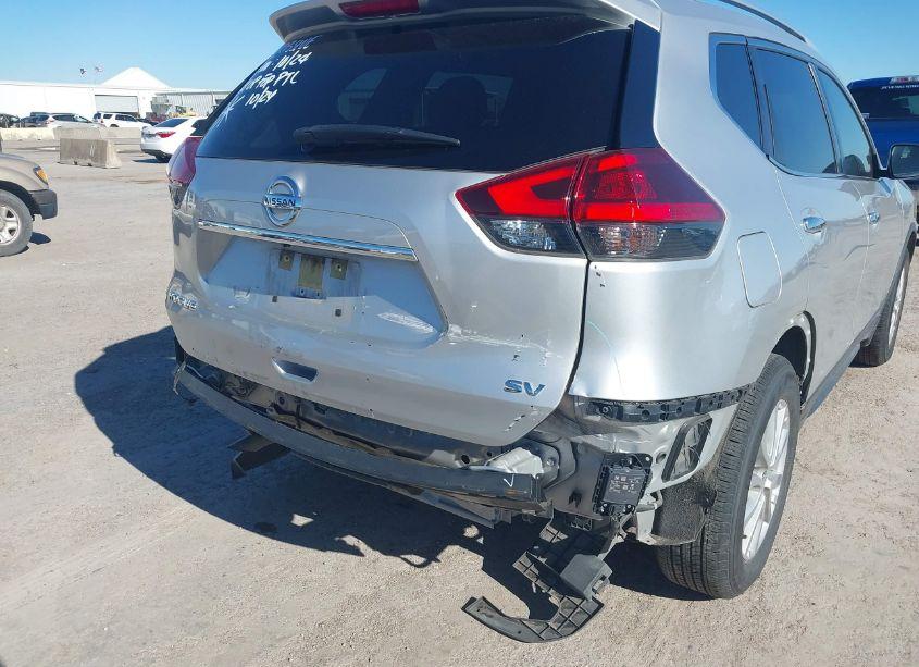 Photo 6 of 2018 Nissan Rogue SV (VIN JN8AT2MT4JW469753)