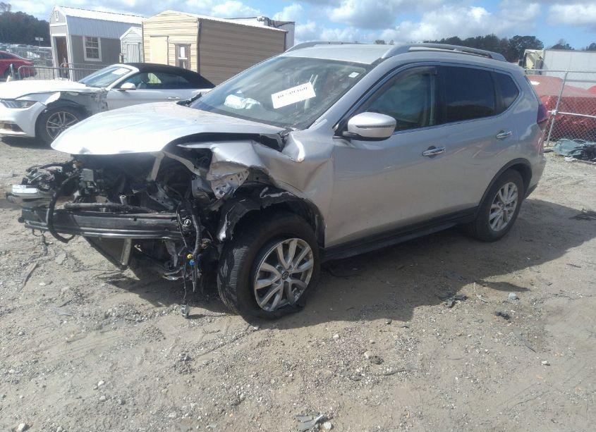 Photo 2 of 2019 Nissan Rogue SV (VIN JN8AT2MT4KW251183)