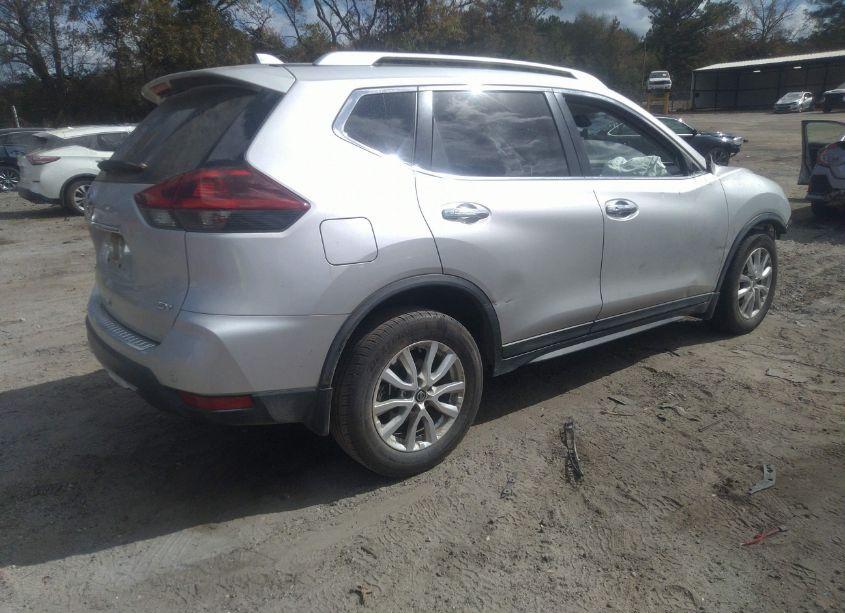 Photo 4 of 2019 Nissan Rogue SV (VIN JN8AT2MT4KW251183)