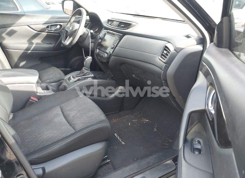 Photo 5 of 2019 Nissan Rogue (VIN JN8AT2MT4KW261938)