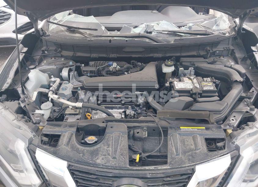 Photo 10 of 2019 Nissan Rogue SV (VIN JN8AT2MT4KW265309)