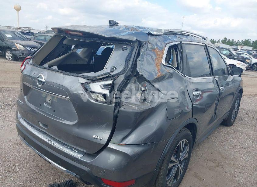 Photo 4 of 2019 Nissan Rogue SV (VIN JN8AT2MT4KW265309)