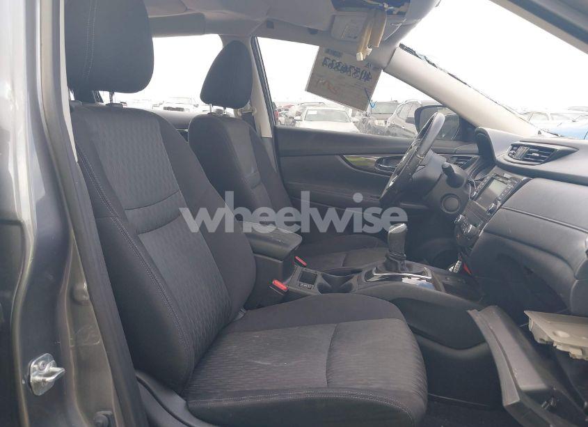 Photo 5 of 2019 Nissan Rogue SV (VIN JN8AT2MT4KW265309)