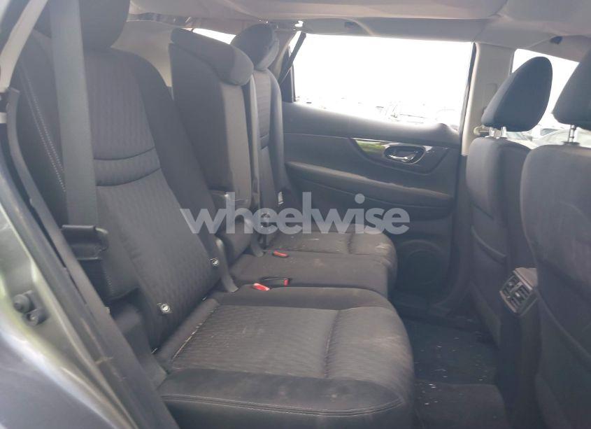 Photo 8 of 2019 Nissan Rogue SV (VIN JN8AT2MT4KW265309)