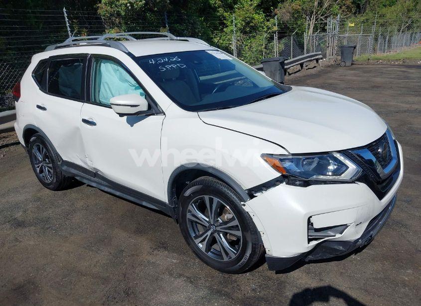 2020 Nissan Rogue SV FWD (VIN JN8AT2MT4LW007258) main photo