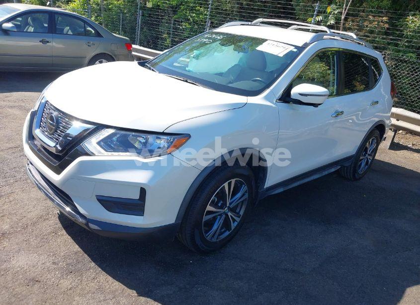 Photo 2 of 2020 Nissan Rogue SV FWD (VIN JN8AT2MT4LW007258)