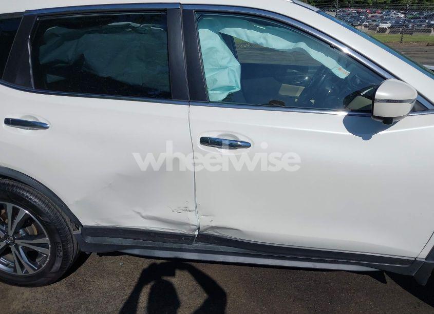 Photo 6 of 2020 Nissan Rogue SV FWD (VIN JN8AT2MT4LW007258)