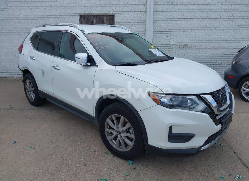 2020 Nissan Rogue SV FWD (VIN JN8AT2MT4LW011679) main photo