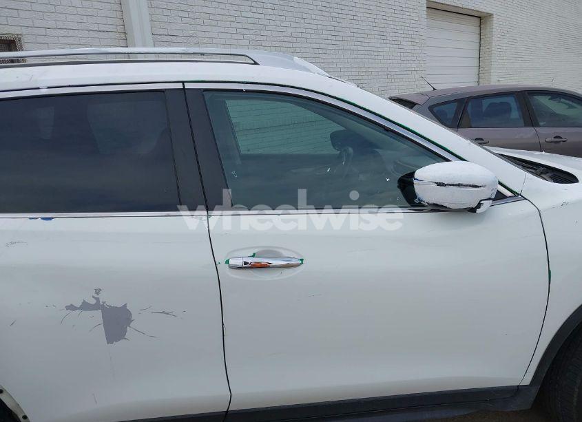 Photo 13 of 2020 Nissan Rogue SV FWD (VIN JN8AT2MT4LW011679)