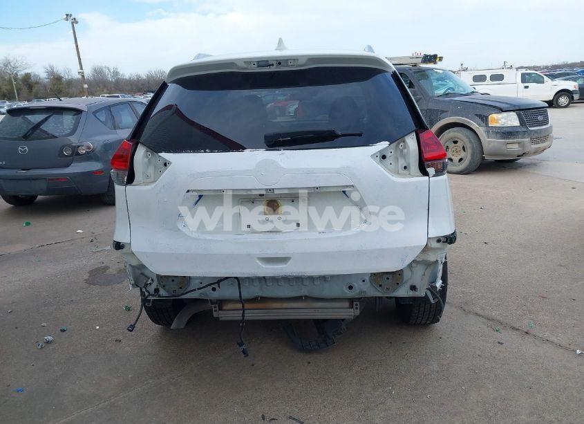 Photo 16 of 2020 Nissan Rogue SV FWD (VIN JN8AT2MT4LW011679)