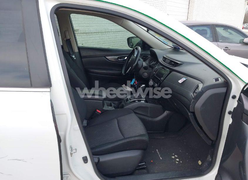 Photo 5 of 2020 Nissan Rogue SV FWD (VIN JN8AT2MT4LW011679)