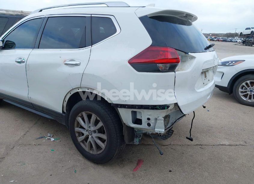 Photo 6 of 2020 Nissan Rogue SV FWD (VIN JN8AT2MT4LW011679)