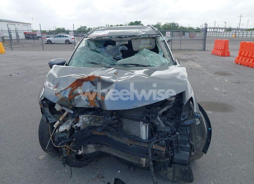 Photo 6 of 2020 Nissan Rogue S FWD (VIN JN8AT2MT4LW033147)