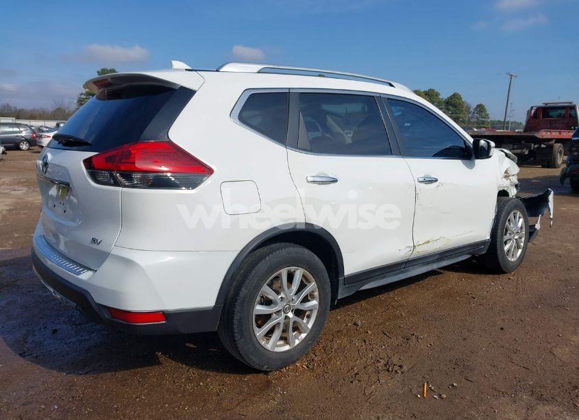 Photo 4 of 2017 Nissan Rogue SV (VIN JN8AT2MT5HW131501)