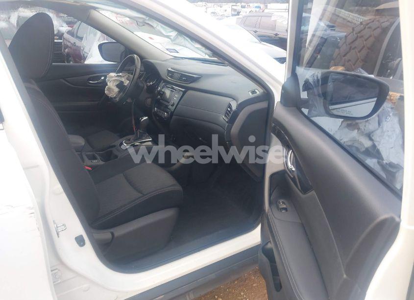 Photo 5 of 2017 Nissan Rogue SV (VIN JN8AT2MT5HW131501)