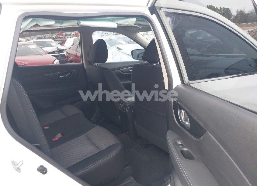 Photo 8 of 2017 Nissan Rogue SV (VIN JN8AT2MT5HW131501)