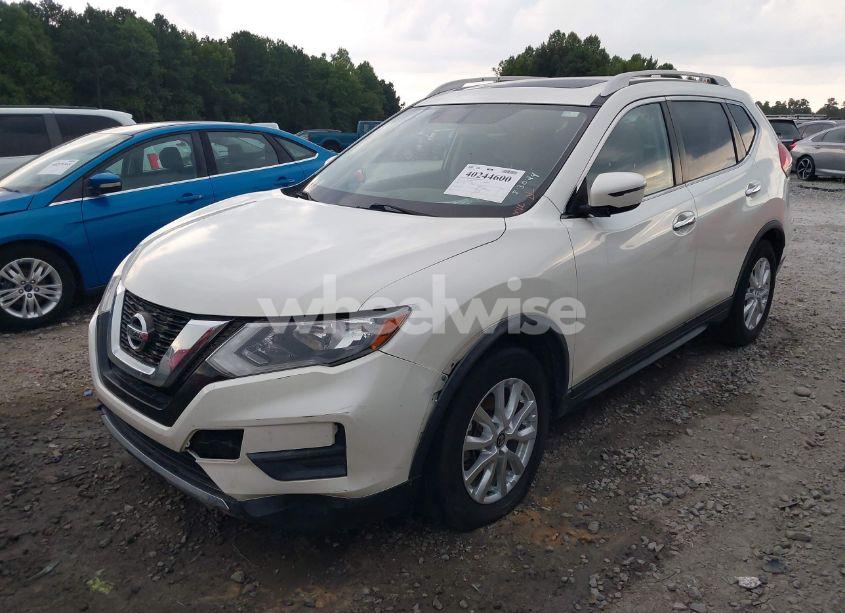 Photo 2 of 2017 Nissan Rogue SV (VIN JN8AT2MT5HW147083)