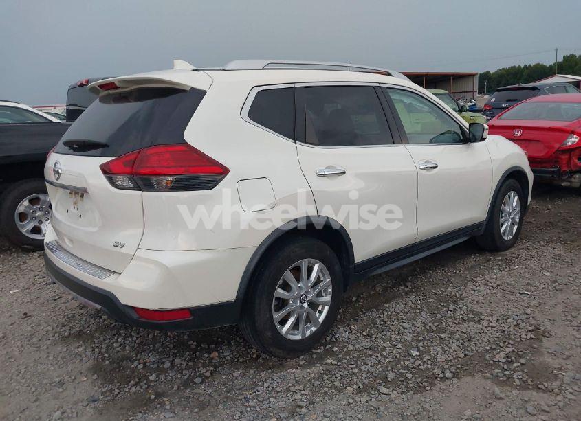 Photo 4 of 2017 Nissan Rogue SV (VIN JN8AT2MT5HW147083)