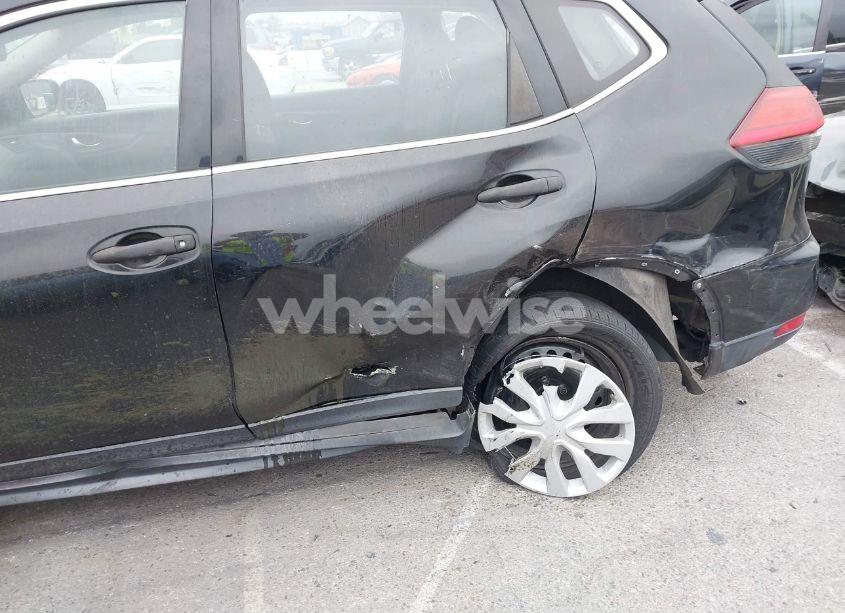 Photo 6 of 2017 Nissan Rogue S (VIN JN8AT2MT5HW387542)