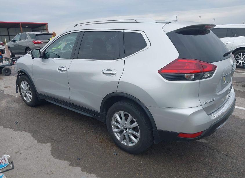 Photo 3 of 2017 Nissan Rogue SV (VIN JN8AT2MT5HW403349)