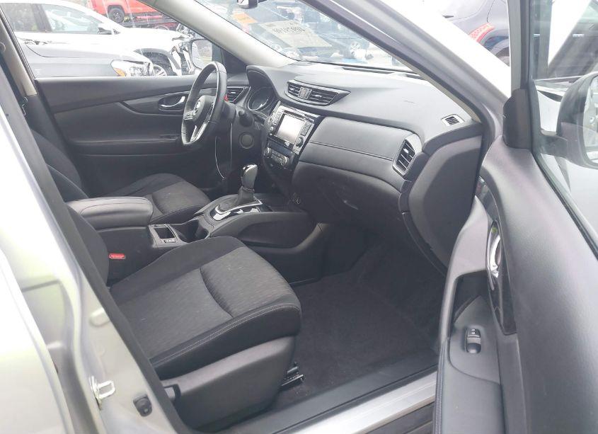 Photo 5 of 2017 Nissan Rogue SV (VIN JN8AT2MT5HW403349)