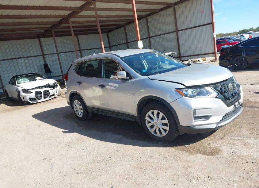 2018 Nissan Rogue S (VIN JN8AT2MT5JW463718) main photo
