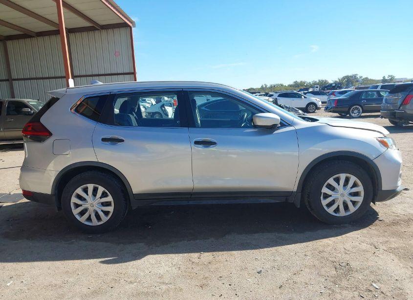 Photo 13 of 2018 Nissan Rogue S (VIN JN8AT2MT5JW463718)