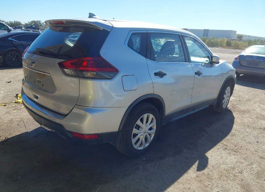 Photo 4 of 2018 Nissan Rogue S (VIN JN8AT2MT5JW463718)