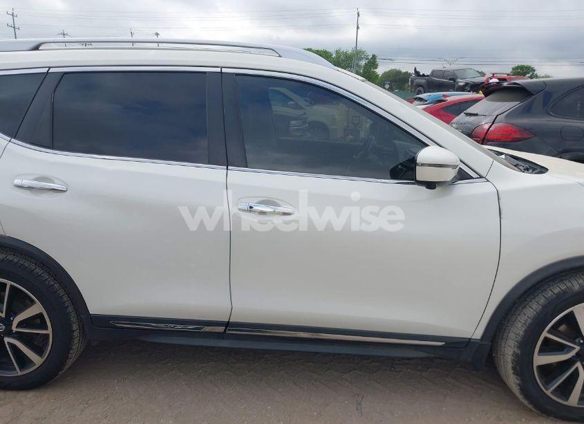 Photo 13 of 2018 Nissan Rogue SL (VIN JN8AT2MT5JW467963)