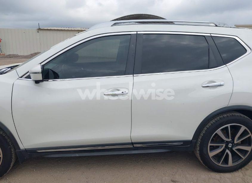 Photo 14 of 2018 Nissan Rogue SL (VIN JN8AT2MT5JW467963)