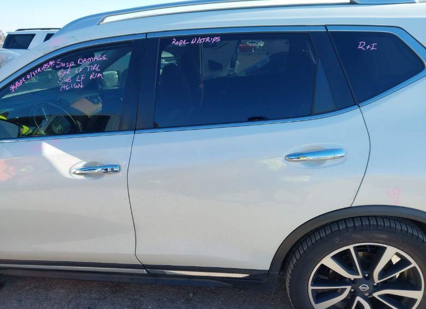 Photo 13 of 2018 Nissan Rogue SL (VIN JN8AT2MT5JW470538)