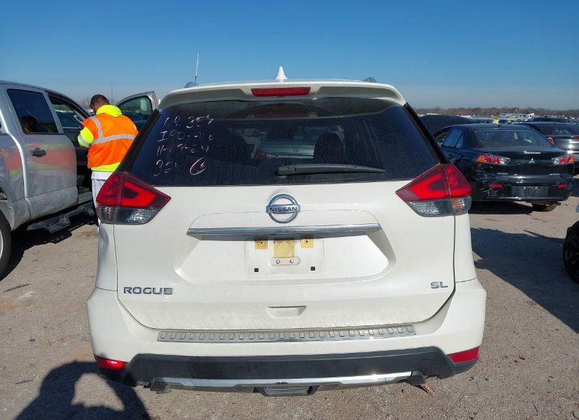 Photo 15 of 2018 Nissan Rogue SL (VIN JN8AT2MT5JW470538)