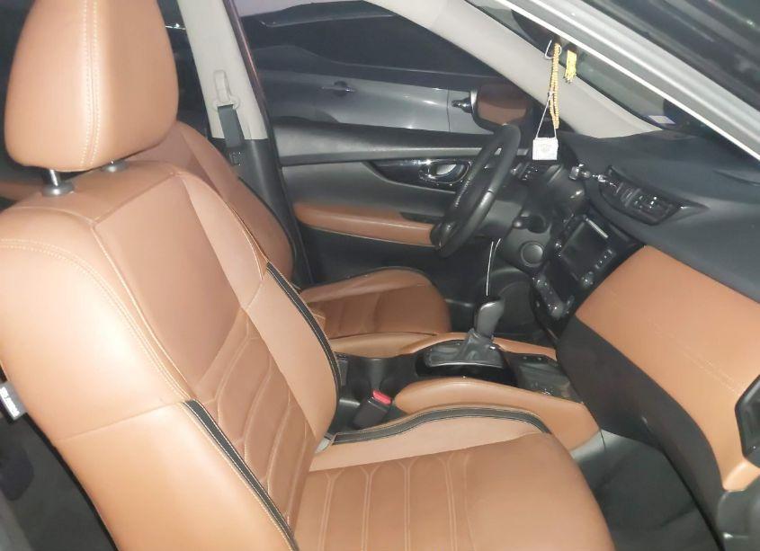 Photo 5 of 2018 Nissan Rogue SL (VIN JN8AT2MT5JW489848)