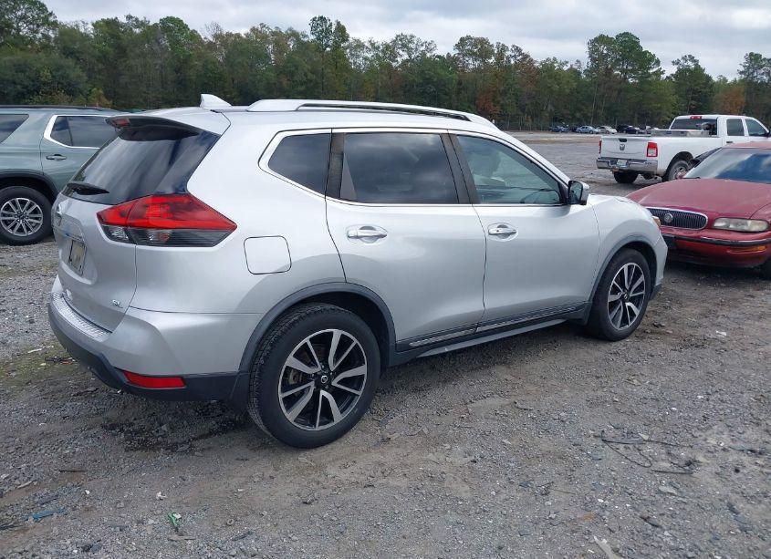 Photo 4 of 2018 Nissan Rogue SL (VIN JN8AT2MT5JW490773)
