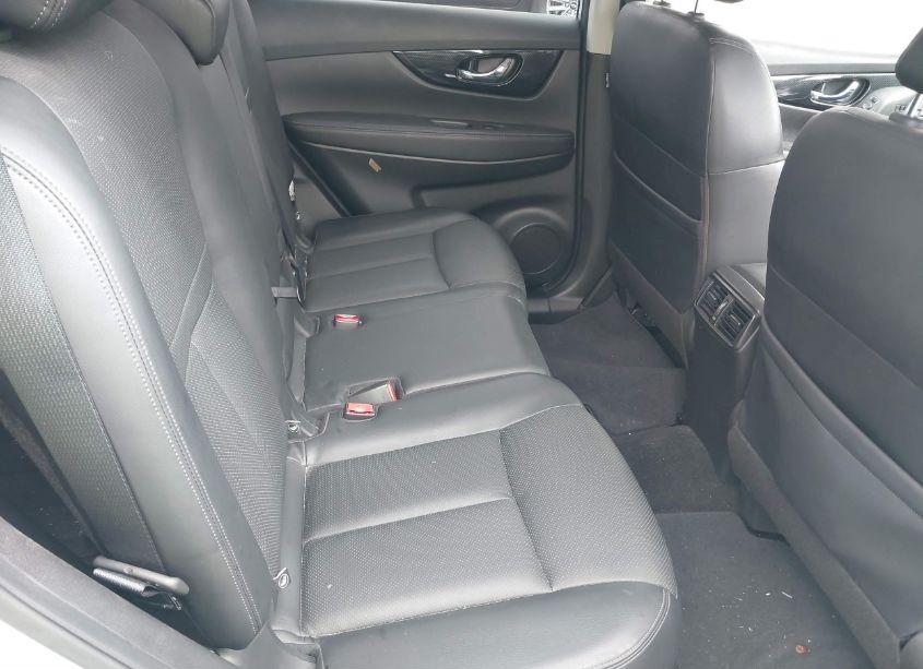 Photo 8 of 2018 Nissan Rogue SL (VIN JN8AT2MT5JW490773)