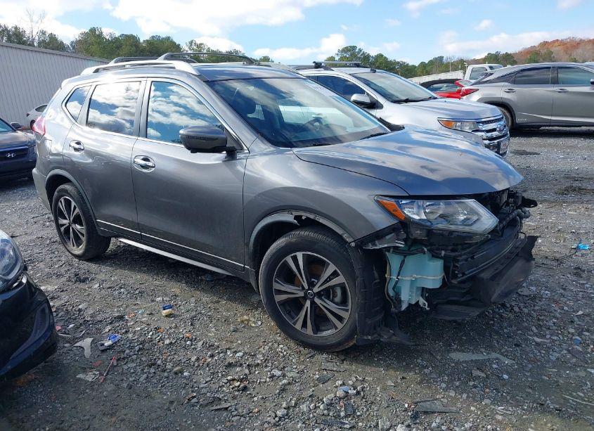 2020 Nissan Rogue SV FWD (VIN JN8AT2MT5LW005762) main photo