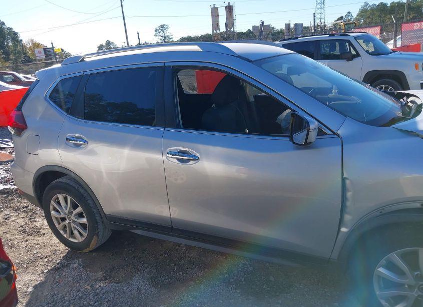 Photo 13 of 2020 Nissan Rogue SV FWD (VIN JN8AT2MT5LW009052)