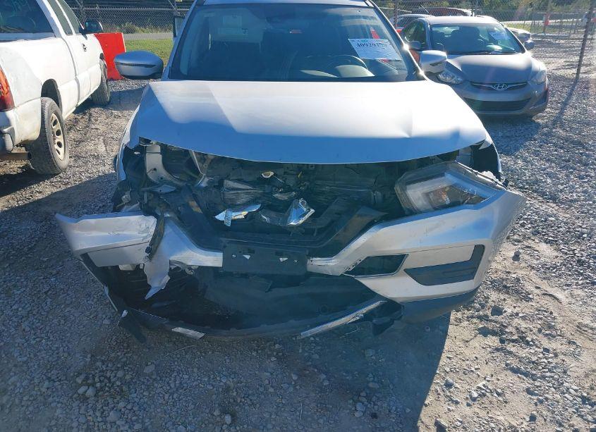 Photo 6 of 2020 Nissan Rogue SV FWD (VIN JN8AT2MT5LW009052)