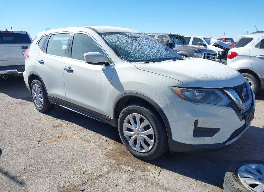 2020 Nissan Rogue S FWD (VIN JN8AT2MT5LW013831) main photo