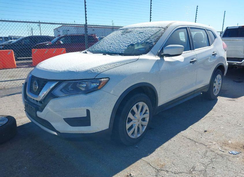 Photo 2 of 2020 Nissan Rogue S FWD (VIN JN8AT2MT5LW013831)